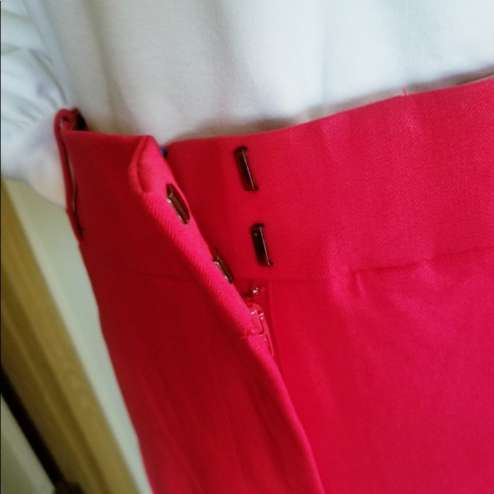 Red skinny ankle pants with pockets front/back